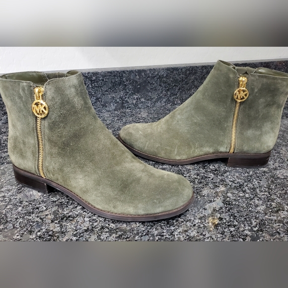 MICHAEL KORS Lainey Zip-Up Boots Padded Round Toe Logo Stretch Leather - Picture 2 of 13